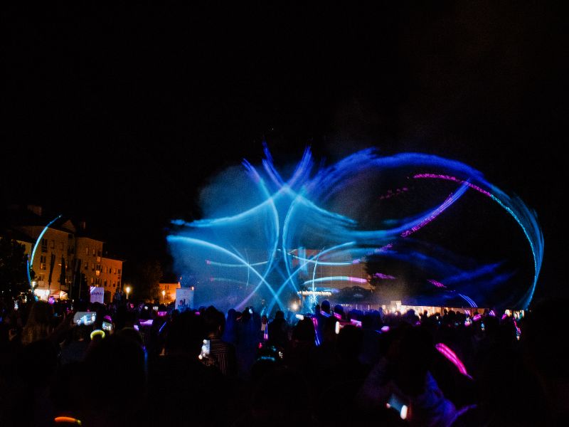 Tesla - power of lights